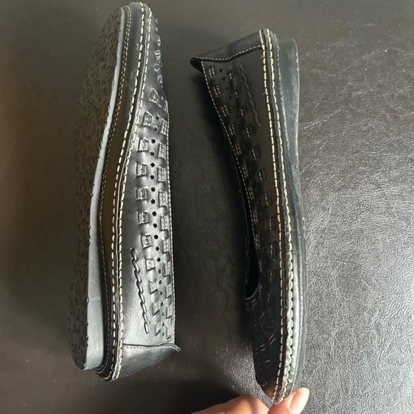 Me Too Black Leather Ballet Style Flats with Perforated & Exposed Stitch Detail - Picture 5 of 12